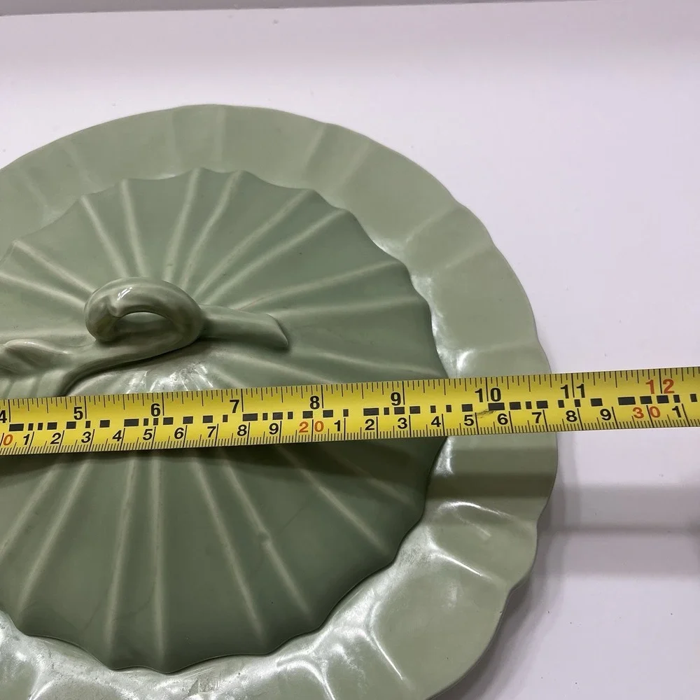 Vintage Jade Green Covered Serving Dish/Bowl Fluted Lid Leaf Vine Finial 11x4